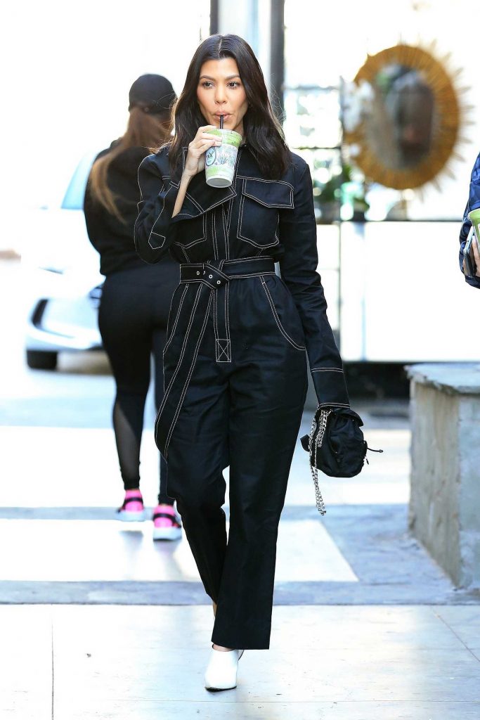 Kourtney Kardashian Out Shopping in Los Angeles-4