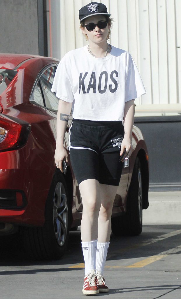 Kristen Stewart Was Seen Out in Los Feliz-2