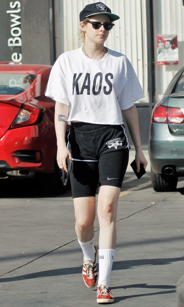 Kristen Stewart Was Seen Out in Los Feliz-4
