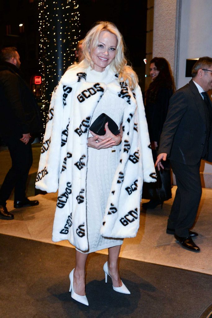 Pamela Anderson Arrives at Her Hotel During Milan Fashion Week in Milan-3
