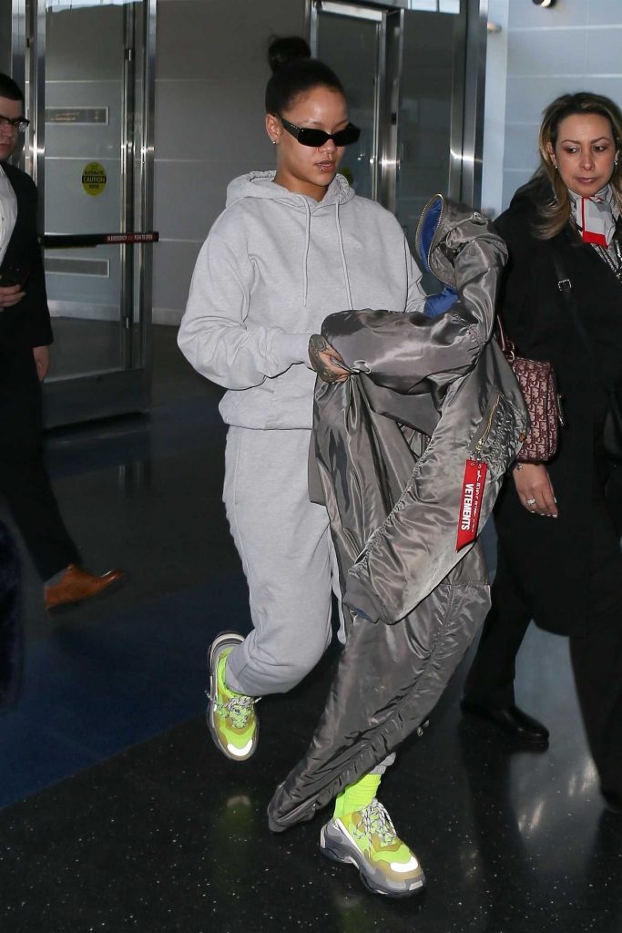 Rihanna Was Spotted at JFK Airport in NYC-1