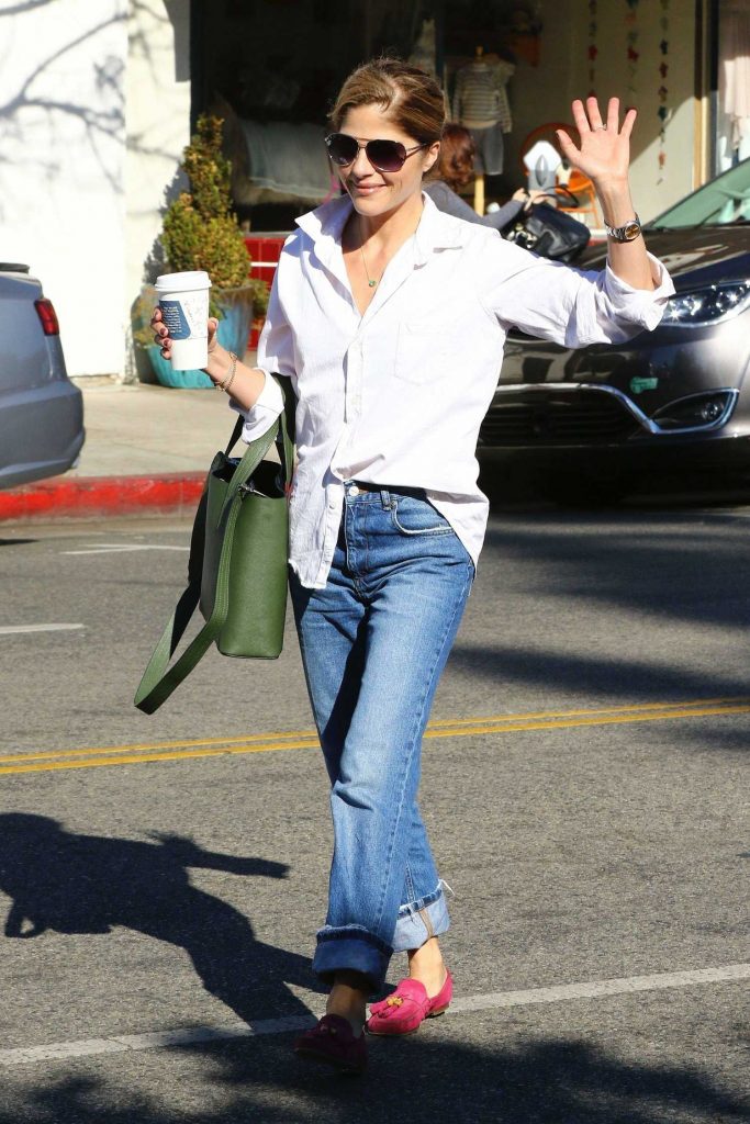 Selma Blair Makes a Coffee Pit Stop at Alfred's in Studio City-2