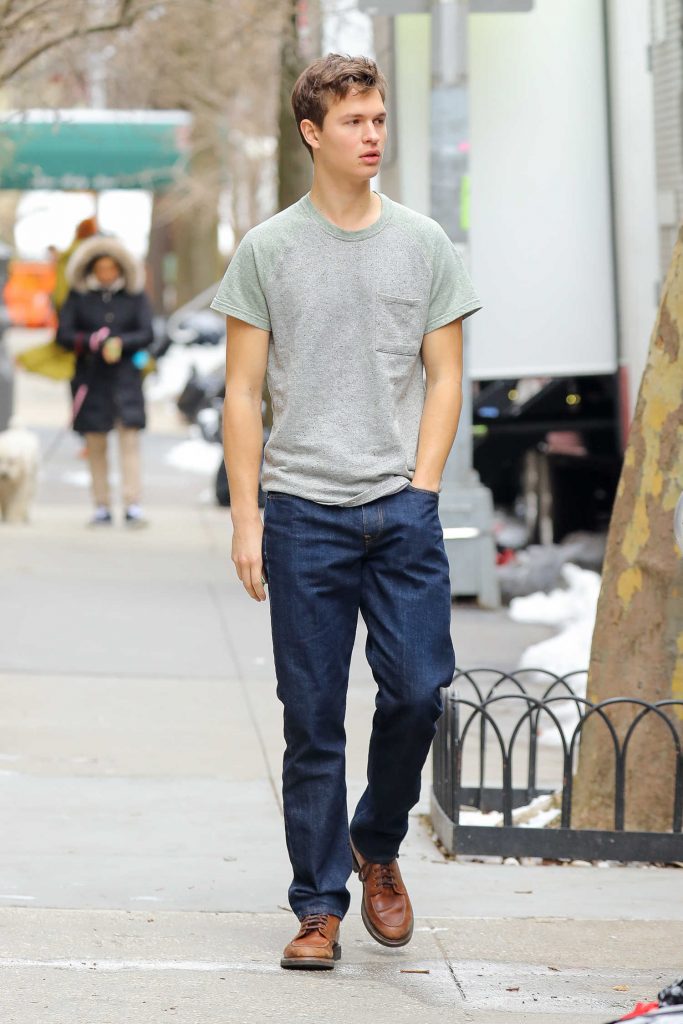 Ansel Elgort Was Seen Out in the Upper East Side in New York City-2