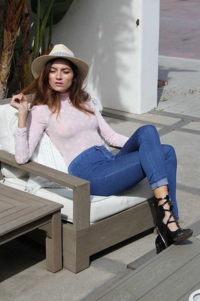 Blanca Blanco Wears a Tight Jeans Out in Malibu-5