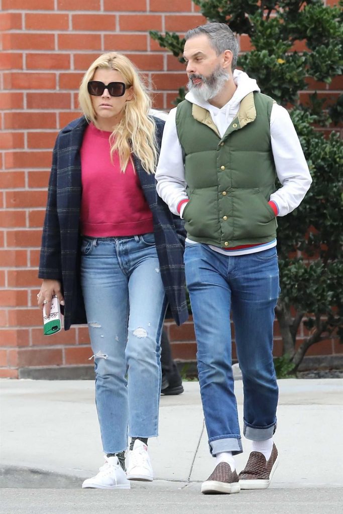 Busy Philipps Steps Out with Her Husband in Beverly Hills-2