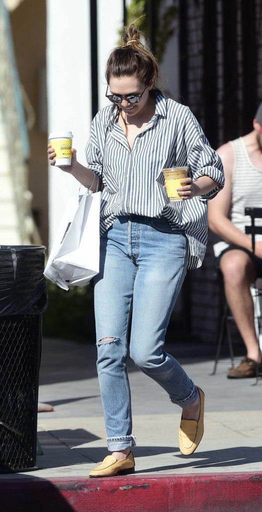 Elizabeth Olsen Grabs a Couple Coffee Drinks in Los Angeles-3