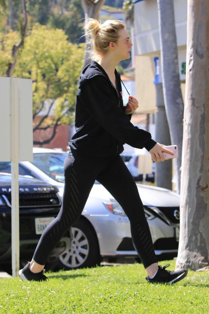 Elle Fanning Hits the Gym in West Hollywood-2