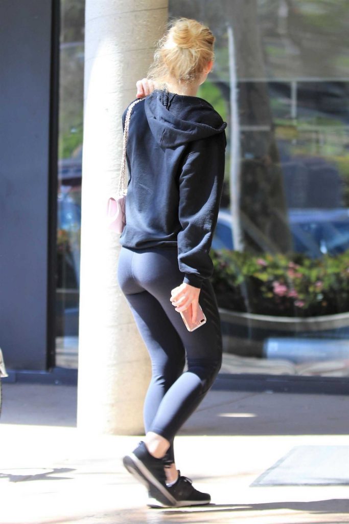 Elle Fanning Hits the Gym in West Hollywood-5