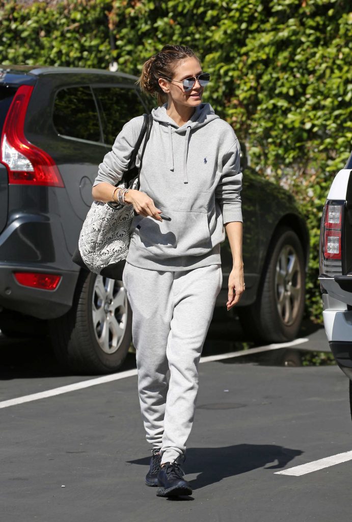 Heidi Klum Wears a Casual Sweats Out in Hollywood-2