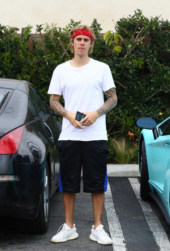 Justin Bieber Was Spotted Out in Los Angeles-2
