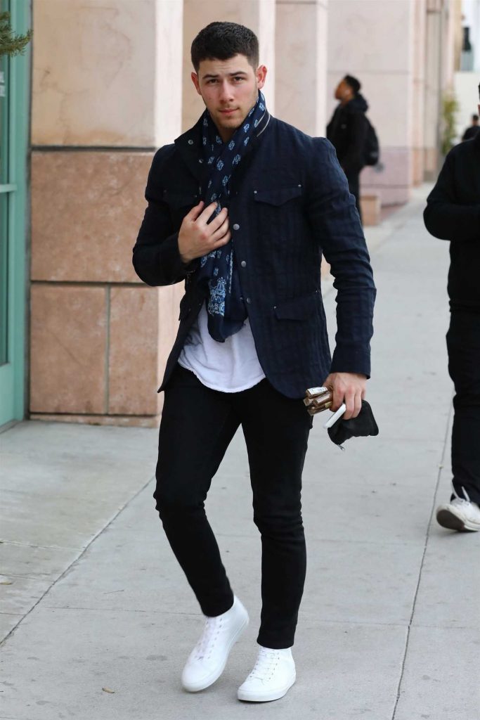 Nick Jonas Arrives at a Cigar Lounge in Beverly Hills-1