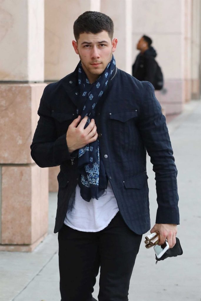 Nick Jonas Arrives at a Cigar Lounge in Beverly Hills-5