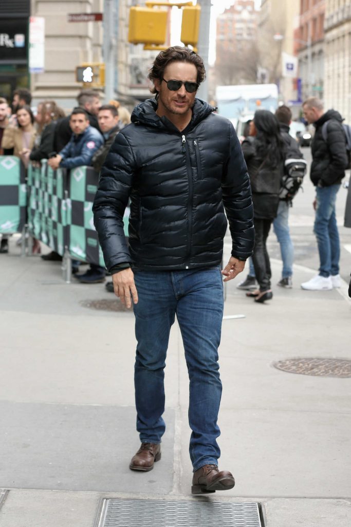Oliver Hudson Leaves AOL Build Series in New York City-3