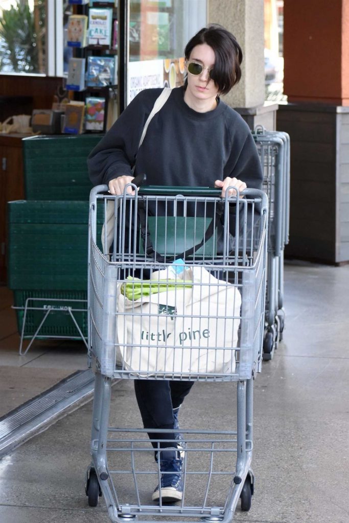 Rooney Mara Grabs Some Groceries in LA-3