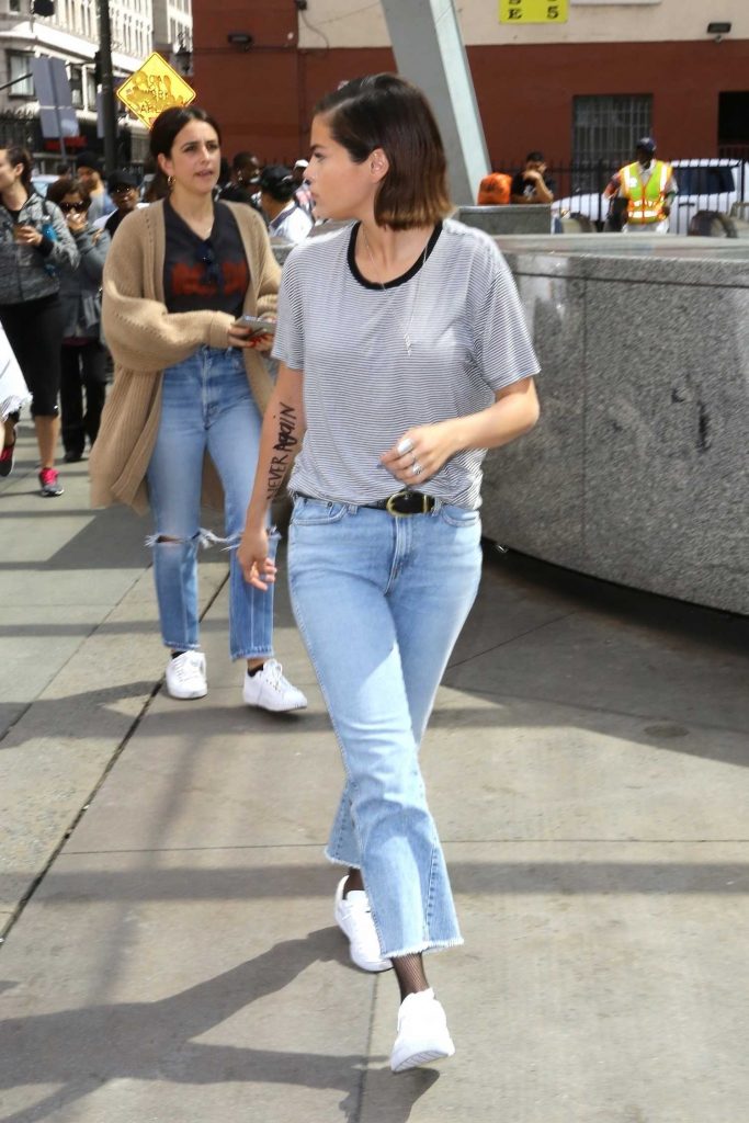 Selena Gomez Arrives at the March for Our Lives in Los Angeles-3