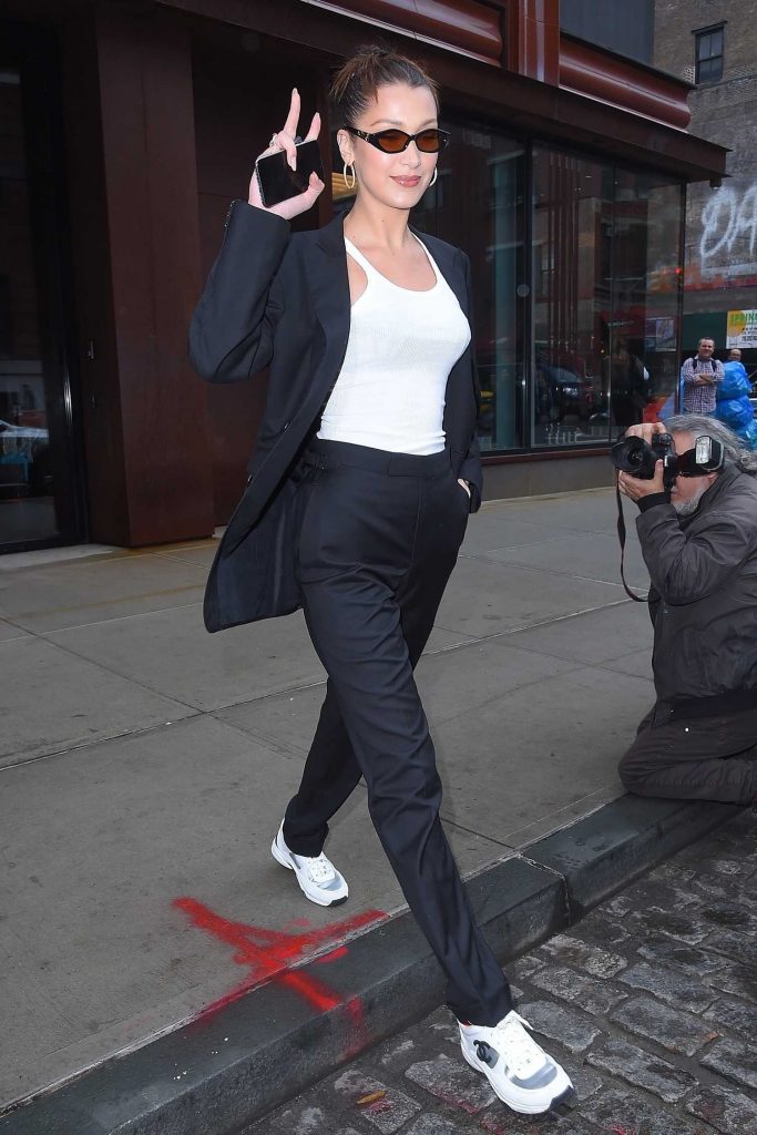 Bella Hadid Leaves Gigi's Home in New York City-3