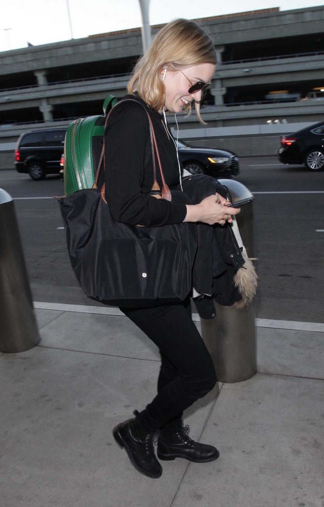 Bella Heathcote Was Spotted at LAX Airport in LA-5