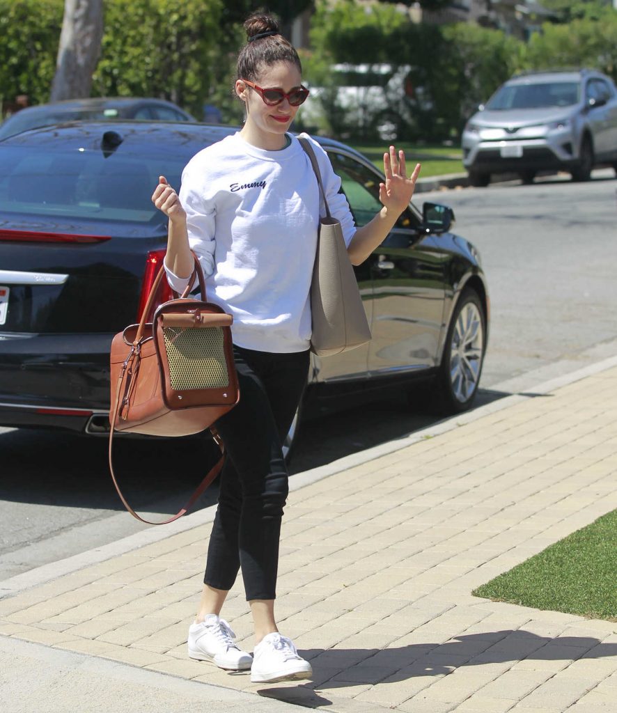 Emmy Rossum Leaves Her Vocal Instructor in Hollywood-4