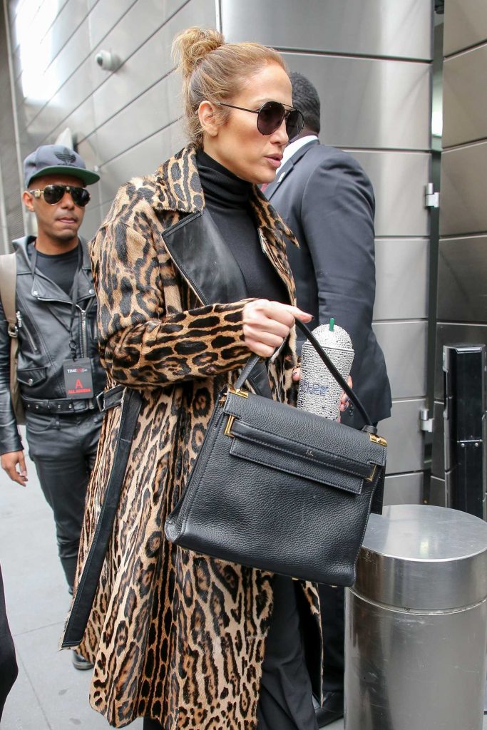 Jennifer Lopez Leaves the Rehearsal in New York City-4