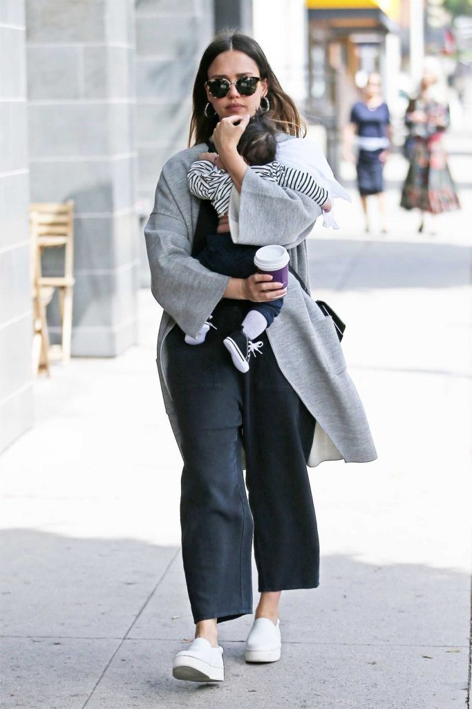 Jessica Alba Goes Shopping in Los Angeles with Her Baby Boy-1