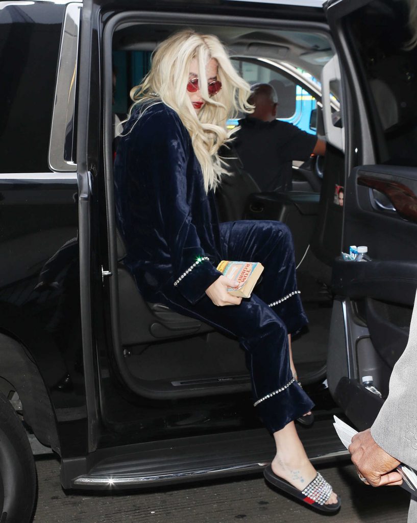 Kesha Arrives at LAX International Airport in Los Angeles-1