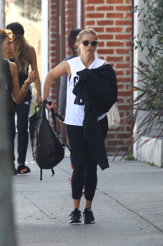 Reese Witherspoon Hits the Gym in LA-2