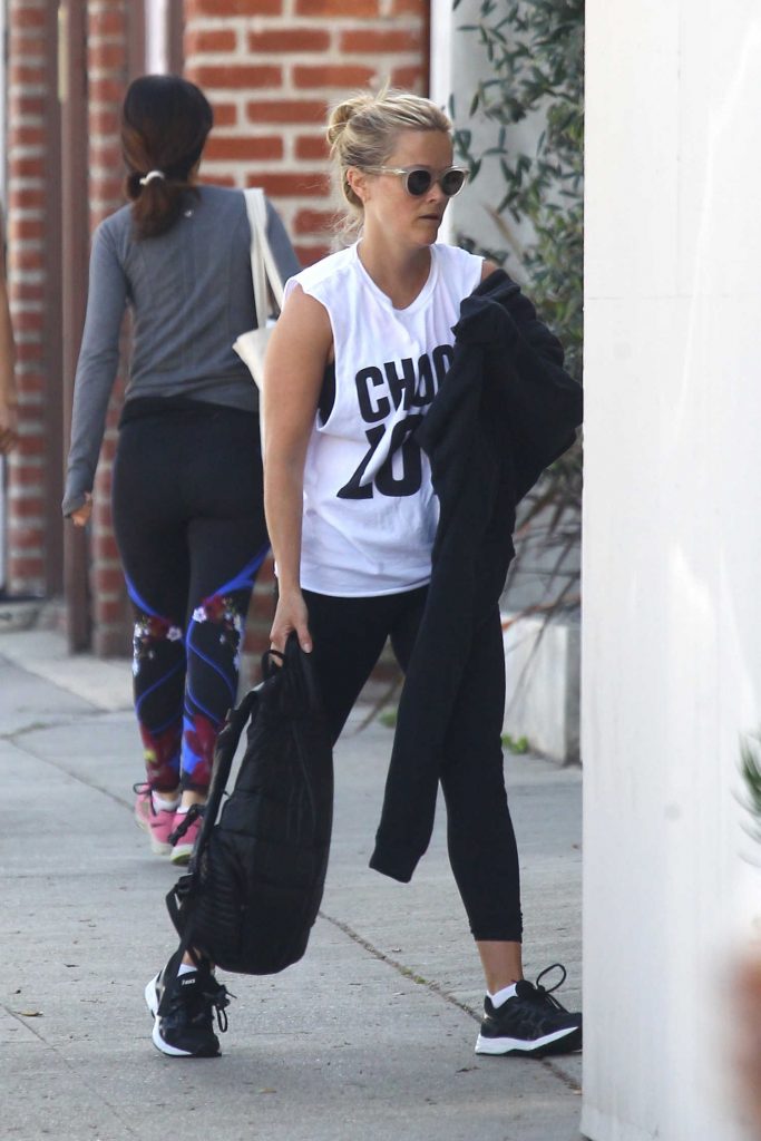 Reese Witherspoon Hits the Gym in LA-4