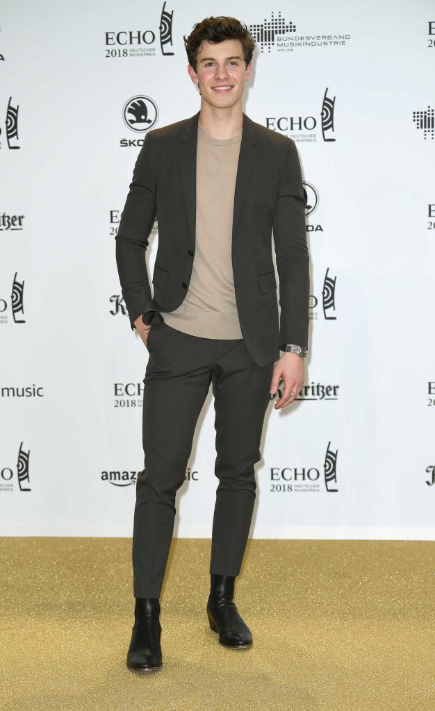 Shawn Mendes at 2018 Echo Music Awards in Berlin-1