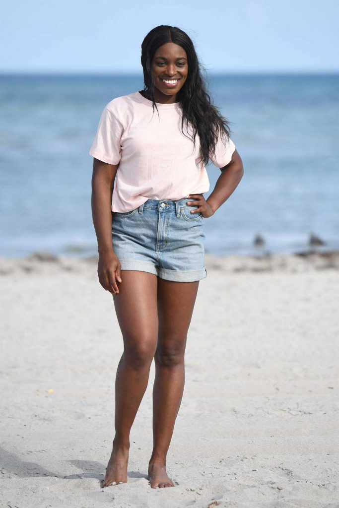 Sloane Stephens Poses with the Championship Trophy on Crandon Beach in Miami-2