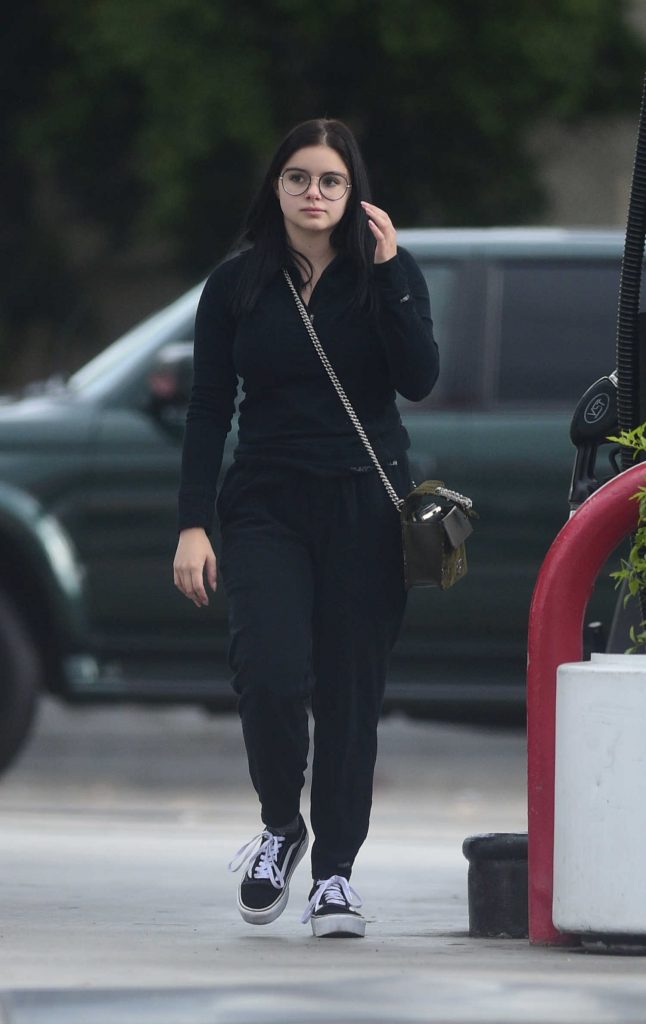 Ariel Winter Wears a Black Sweatshirt Out in Los Angeles-1