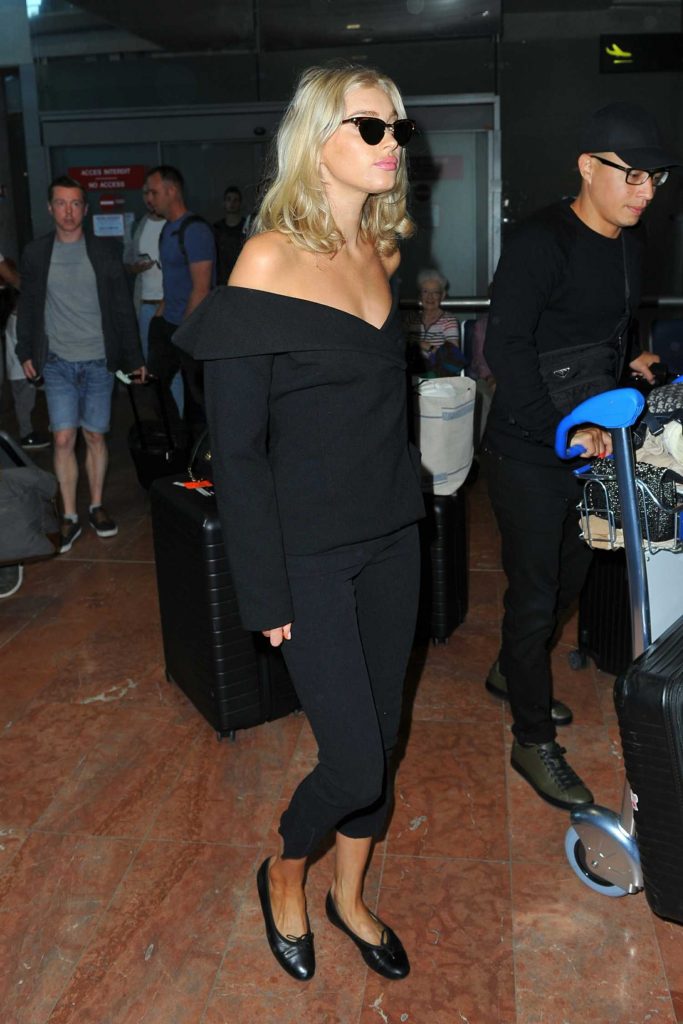 Elsa Hosk Arrives at the Cote D'Azur Airport in Nice-3