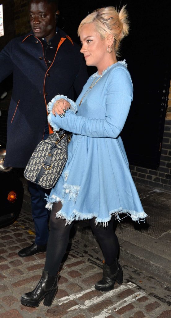 Lily Allen Was Seen Out in London-3