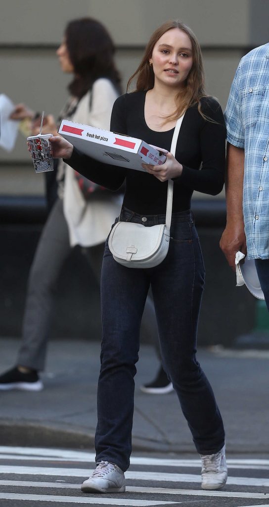 Lily Rose-Depp Was Seen Out in Soho with a Pizza Box in New York-1