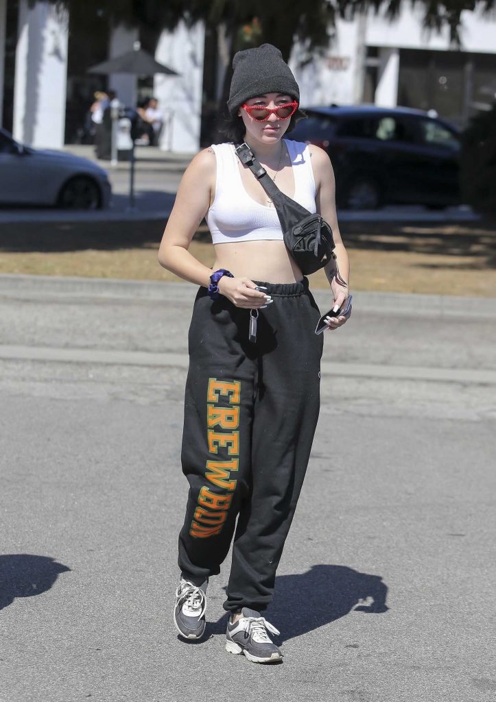 Noah Cyrus Was Seen Out in Los Angeles-1