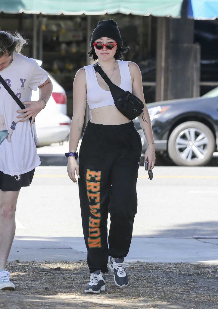 Noah Cyrus Was Seen Out in Los Angeles-3