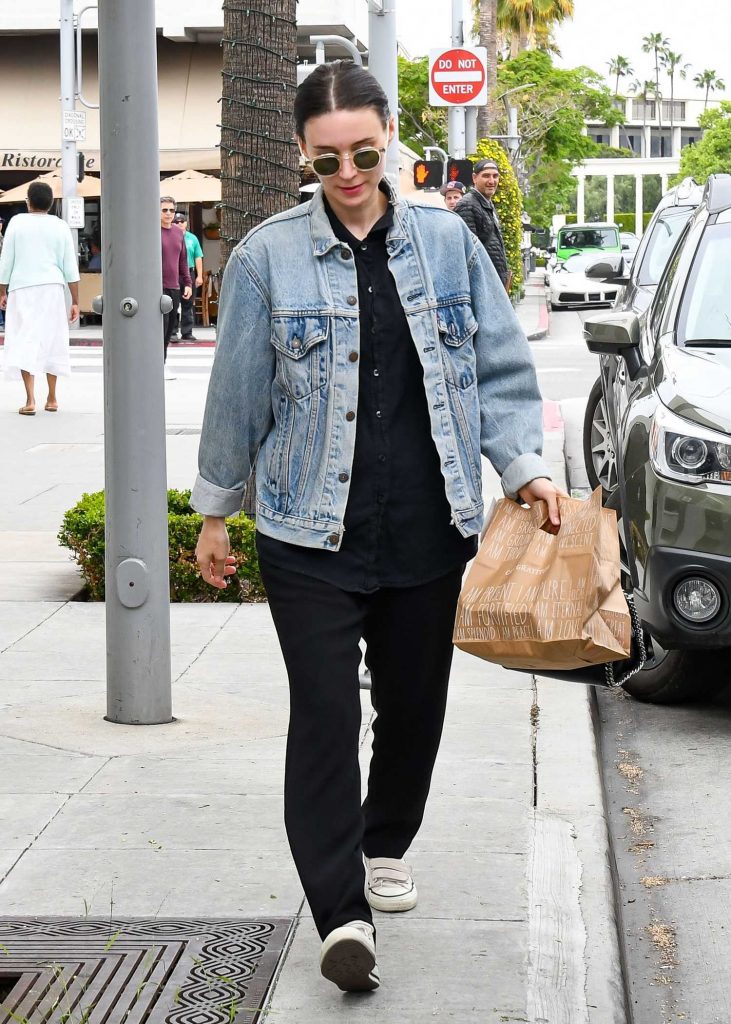 Rooney Mara Was Spotted Out in Los Angeles-1
