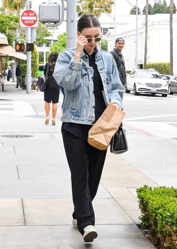 Rooney Mara Was Spotted Out in Los Angeles-3