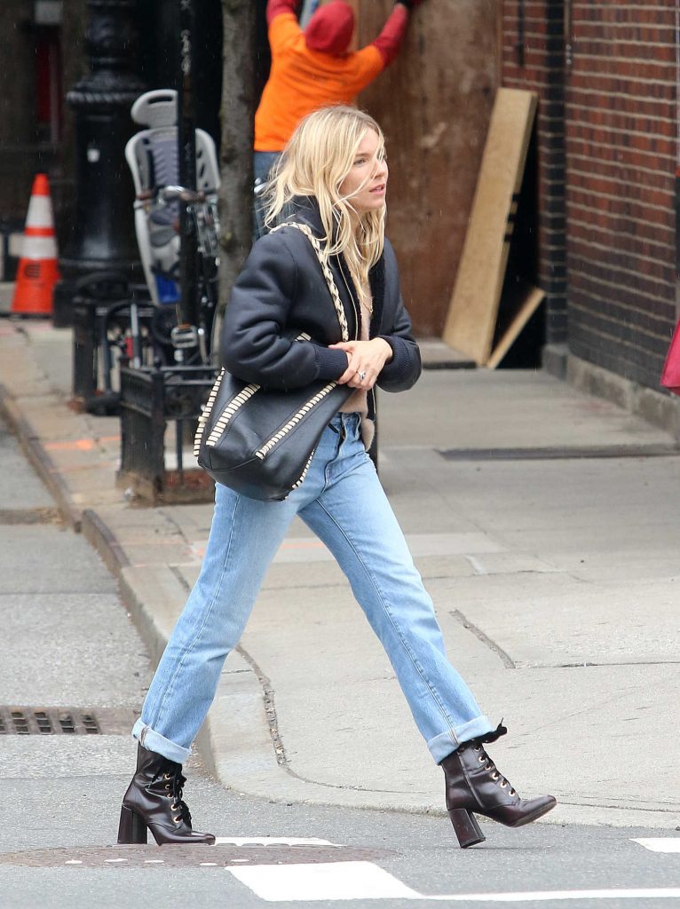 Sienna Miller Takes a Taxi in New York City-3