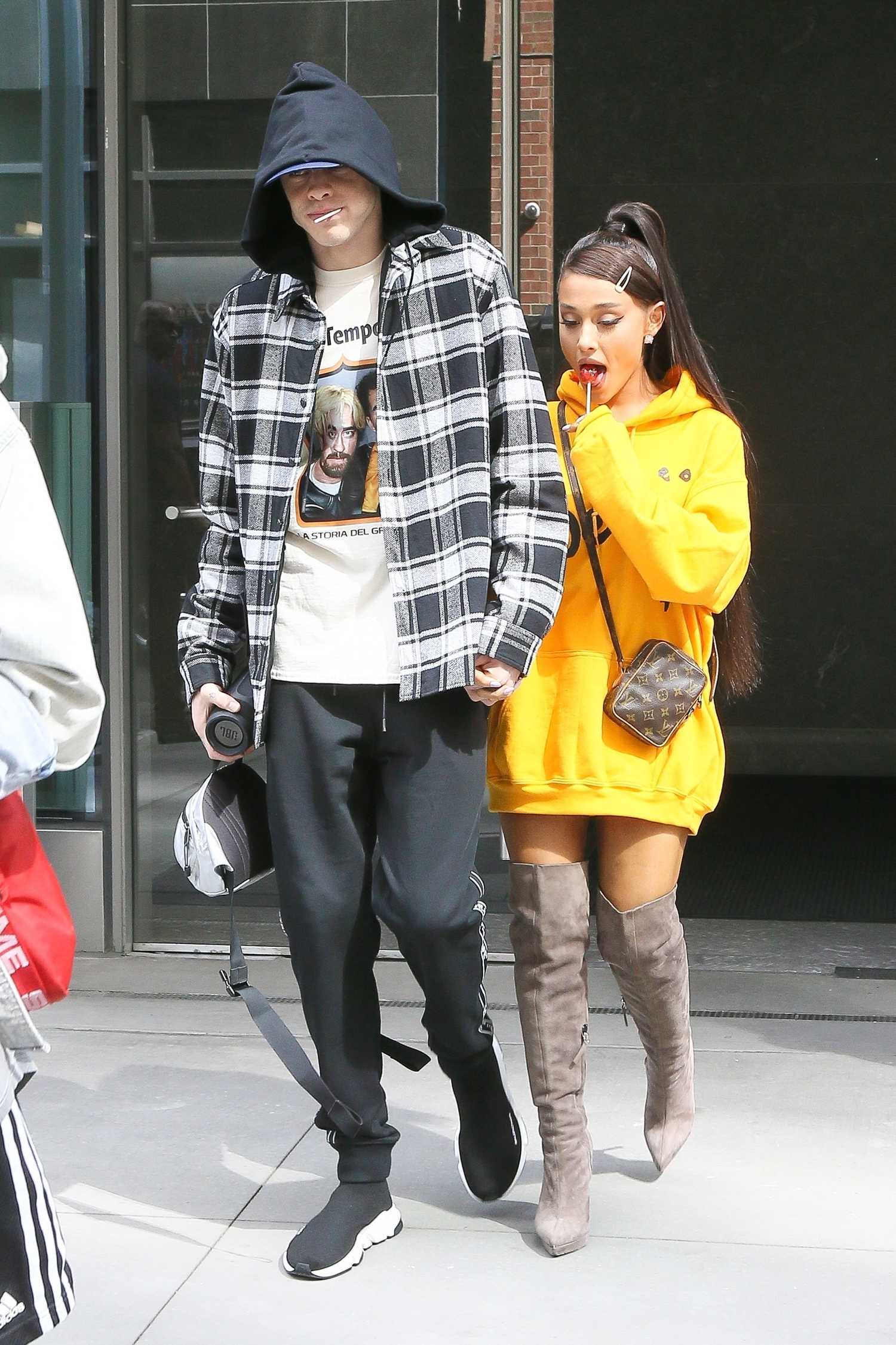 Ariana Grande Wears a Yellow Hoody Out in NYC – Celeb Donut