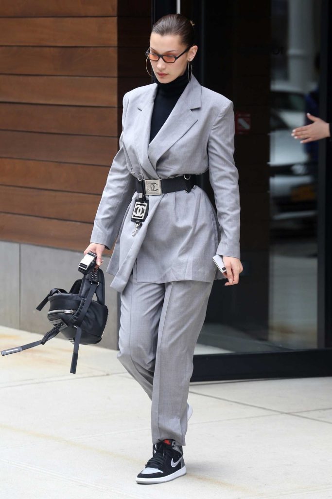 Bella Hadid Leaves Her Apartment in New York City-4