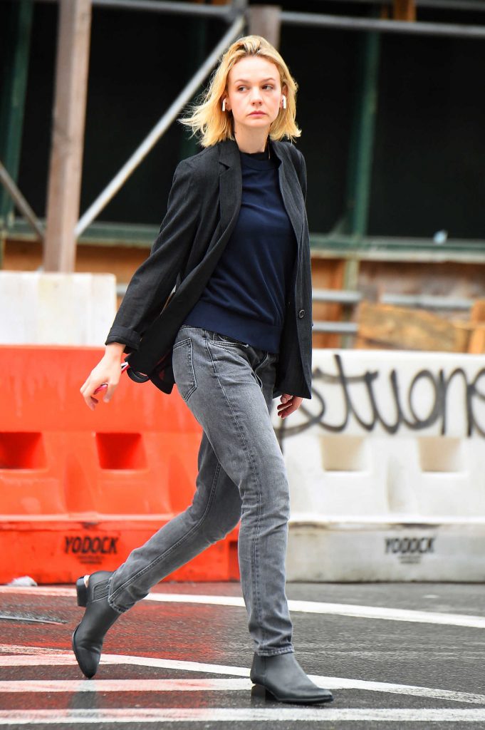 Carey Mulligan Was Seen Out in New York City-4