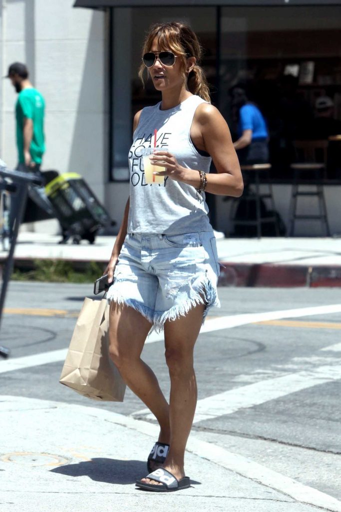 Halle Berry Goes Shopping Out in LA-4
