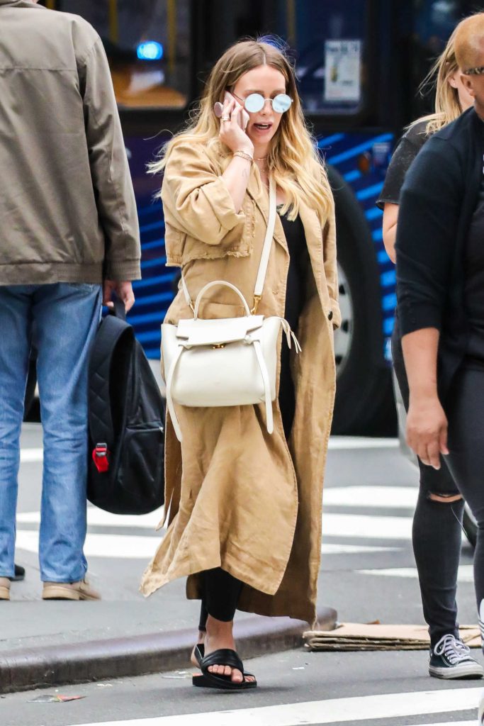 Hilary Duff Was Seen at the Times Square in New York-5