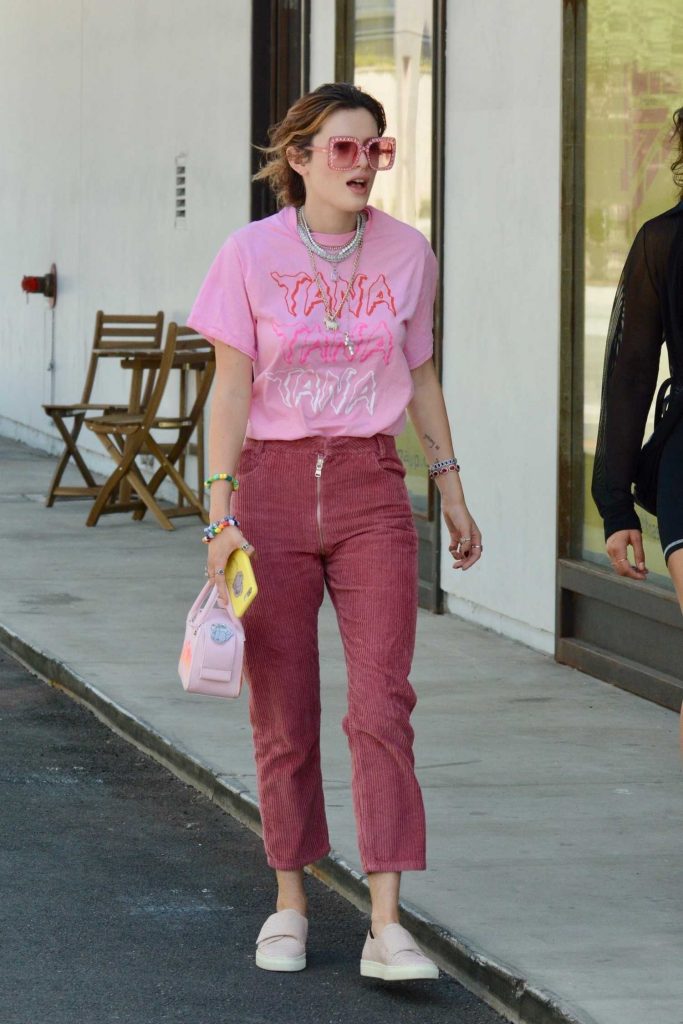 Bella Thorne Wears a Pink T-Shirt After Dinner with a Gal Pal at Versailles Cuban Restaurant in Encino-2