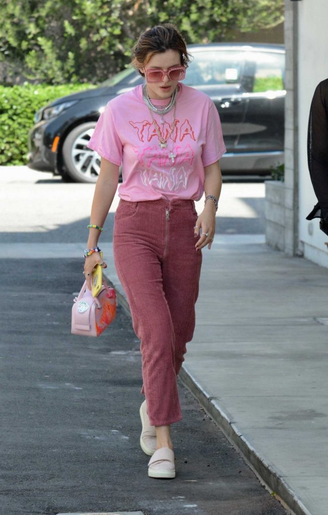 Bella Thorne Wears a Pink T-Shirt After Dinner with a Gal Pal at Versailles Cuban Restaurant in Encino-4