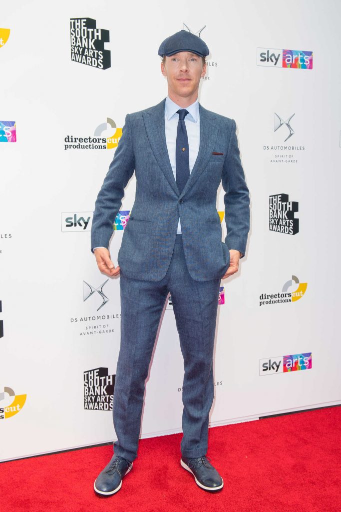 Benedict Cumberbatch Arrives at the South Bank Sky Arts Awards at the Savoy Hotel in London-2