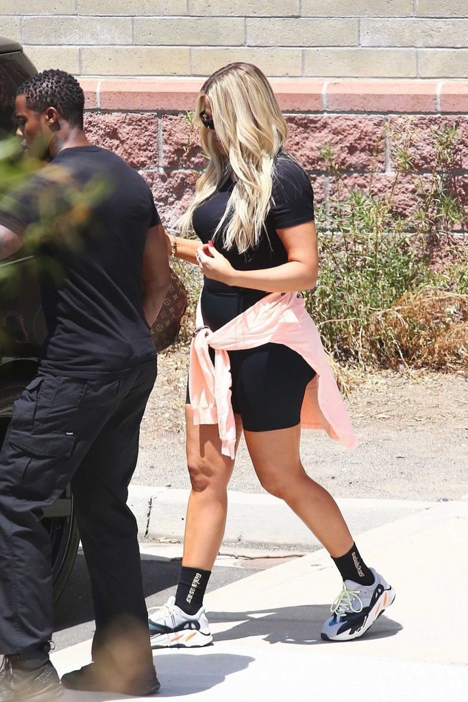 Khloe Kardashian Was Seen in Workout Clothes and Reebok Sneakers as She Leaves a Studio in Los Angeles-3