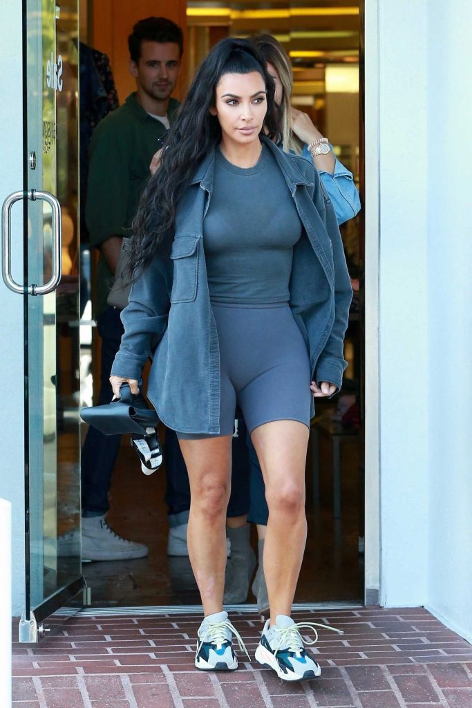 Kim Kardashian Goes Shopping in West Hollywood-2