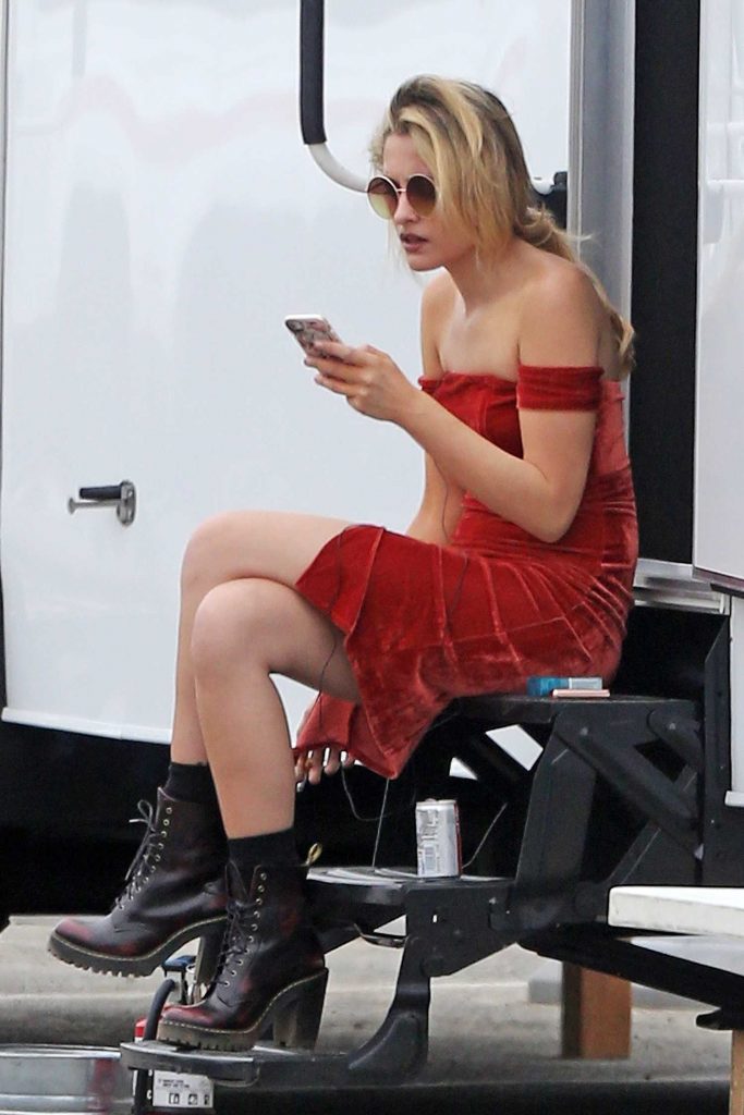 Paris Jackson Was Seen in a Short Red Dress During a Photoshoot in Los Angeles-5
