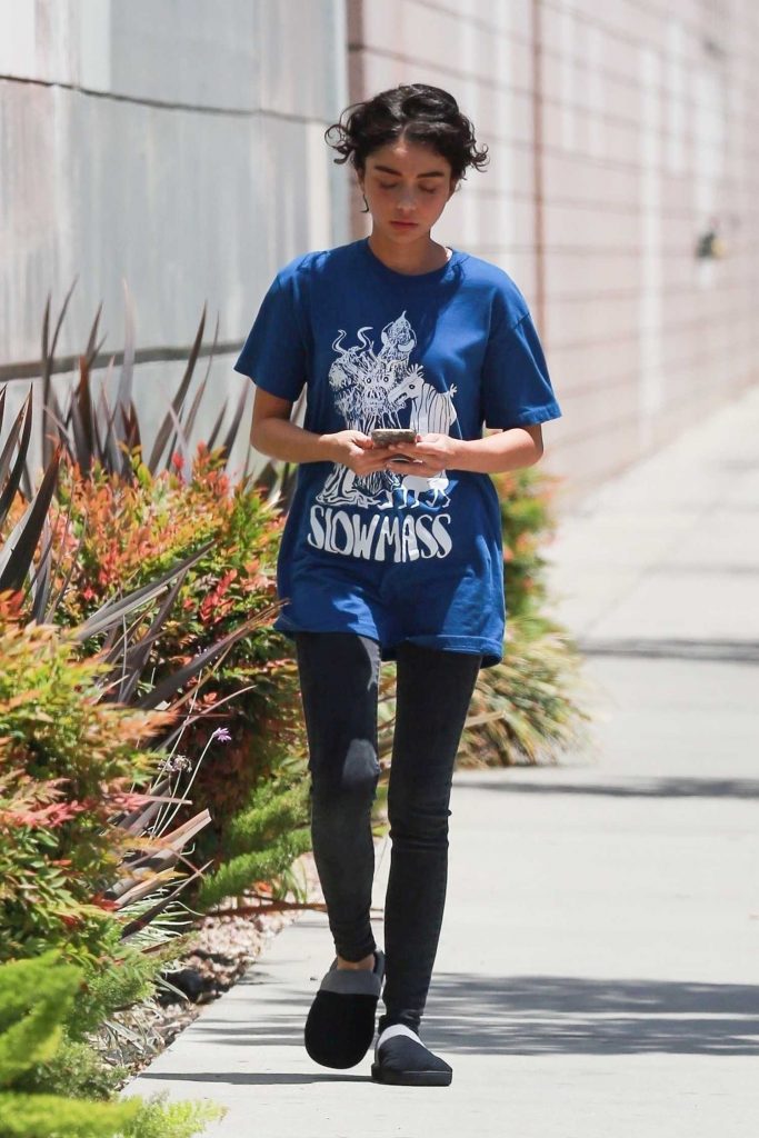Sarah Hyland on the Set of The Wedding Year in Los Angeles-2